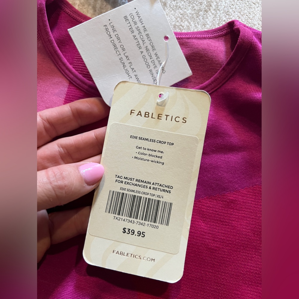 Fabletics crop top - Picture 2 of 4